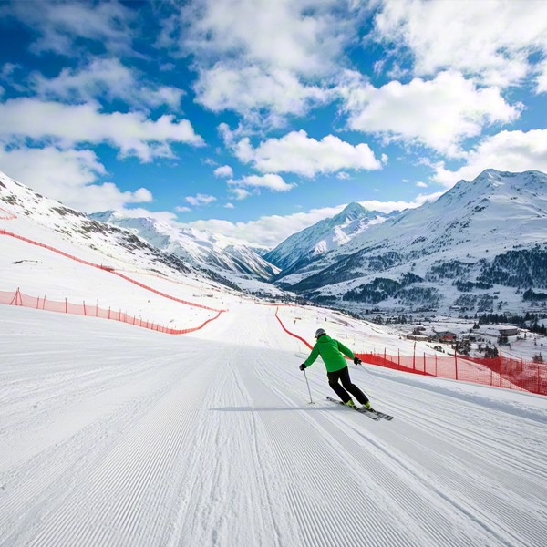 ���⻬ѩ��